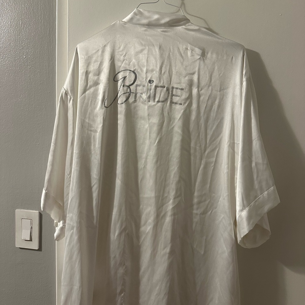 NWT Victoria's Secret White Bride Robe